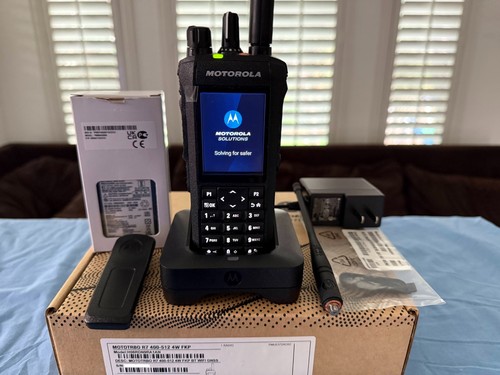 Motorola solutions uhf - r7,